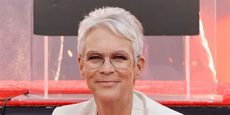 jamie curtis naked|Jamie Lee Curtis, 63, Poses Nude and in a Bathing Suit in NYT。